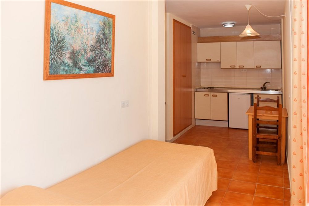 Apartamentos Bora Bora - Adults Only Playa d'en Bossa Exterior foto