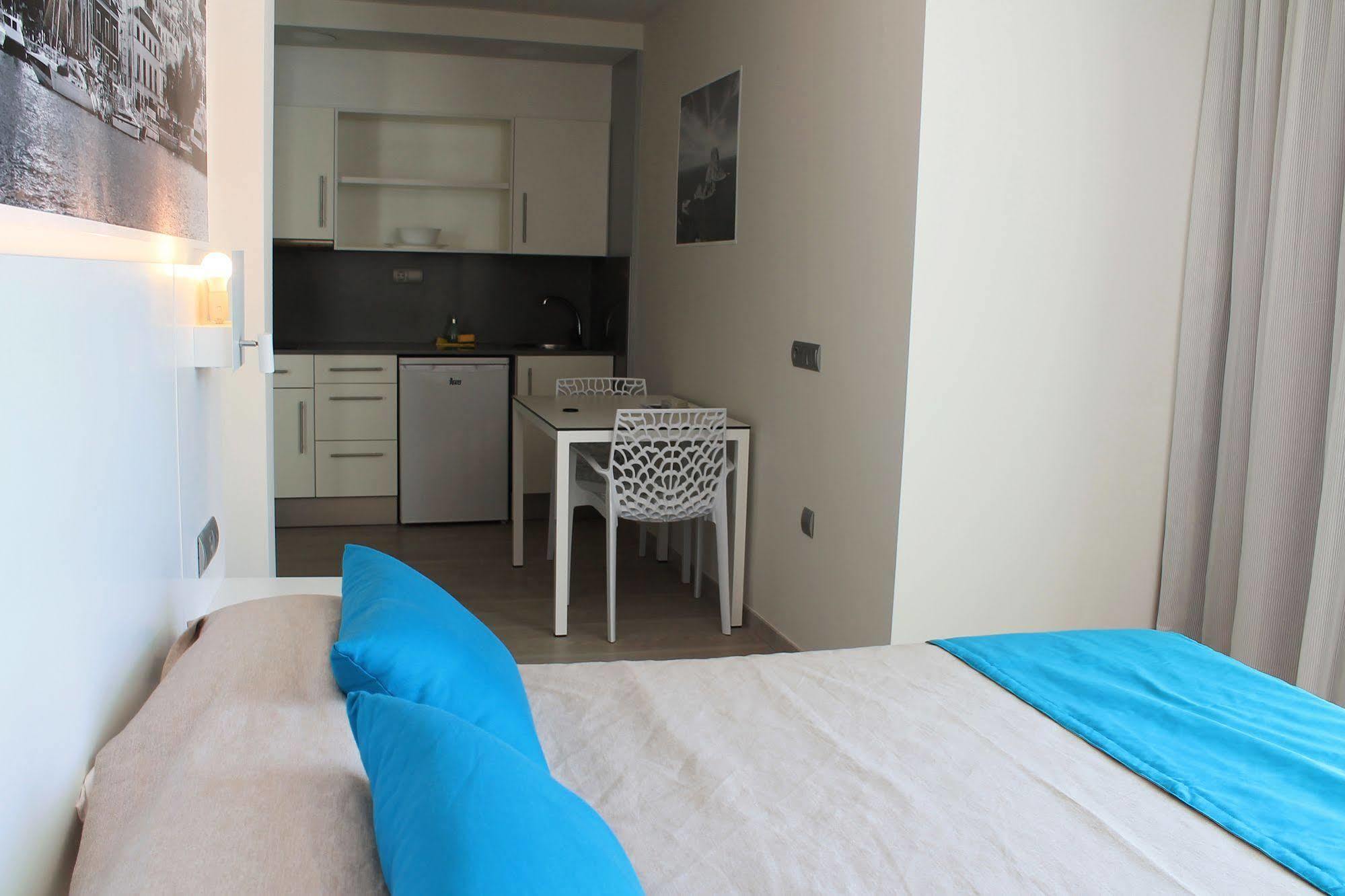 Apartamentos Bora Bora - Adults Only Playa d'en Bossa Exterior foto
